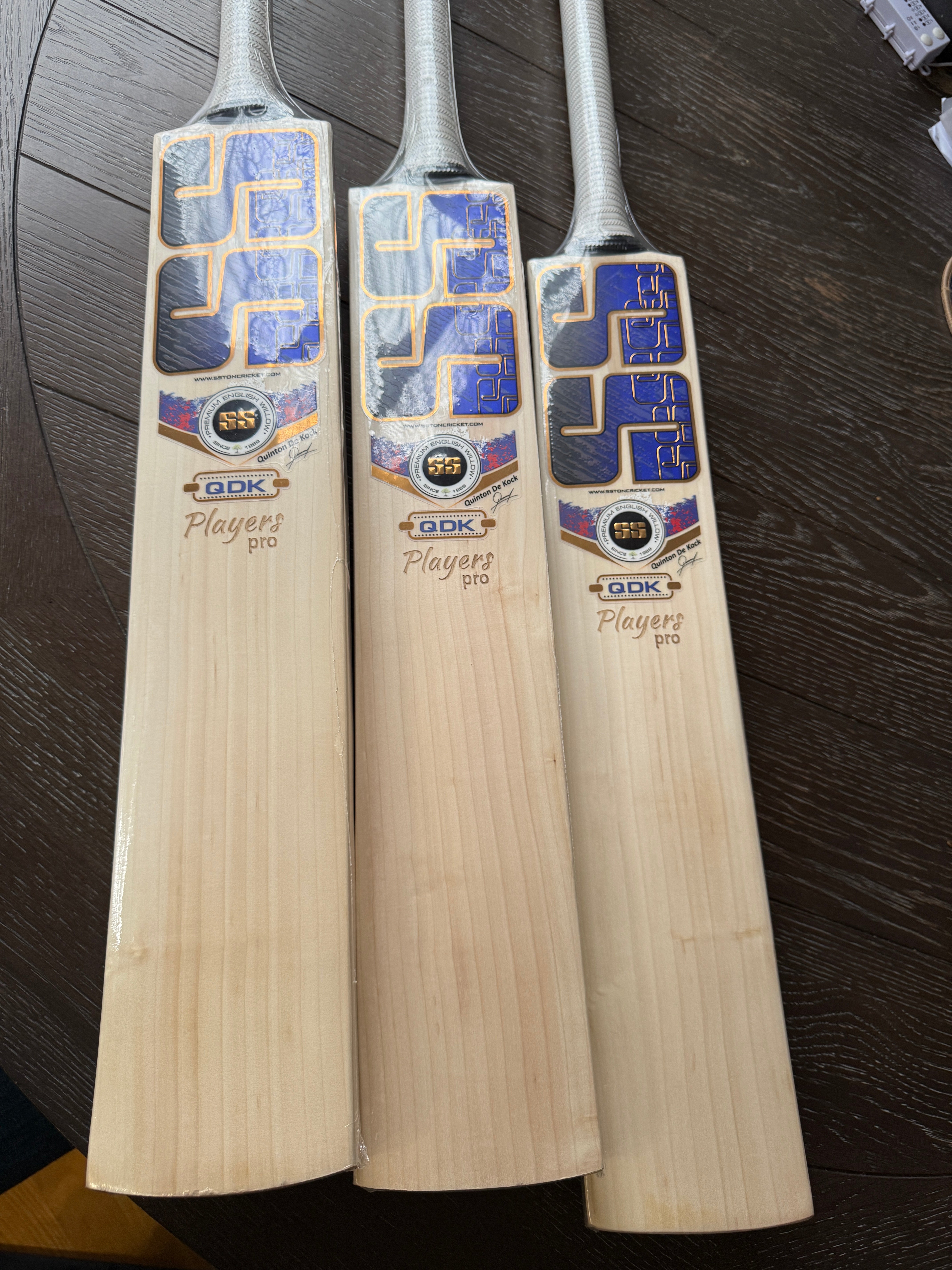 SS Players Pro English Willow Cricket Bat 1 QDQ