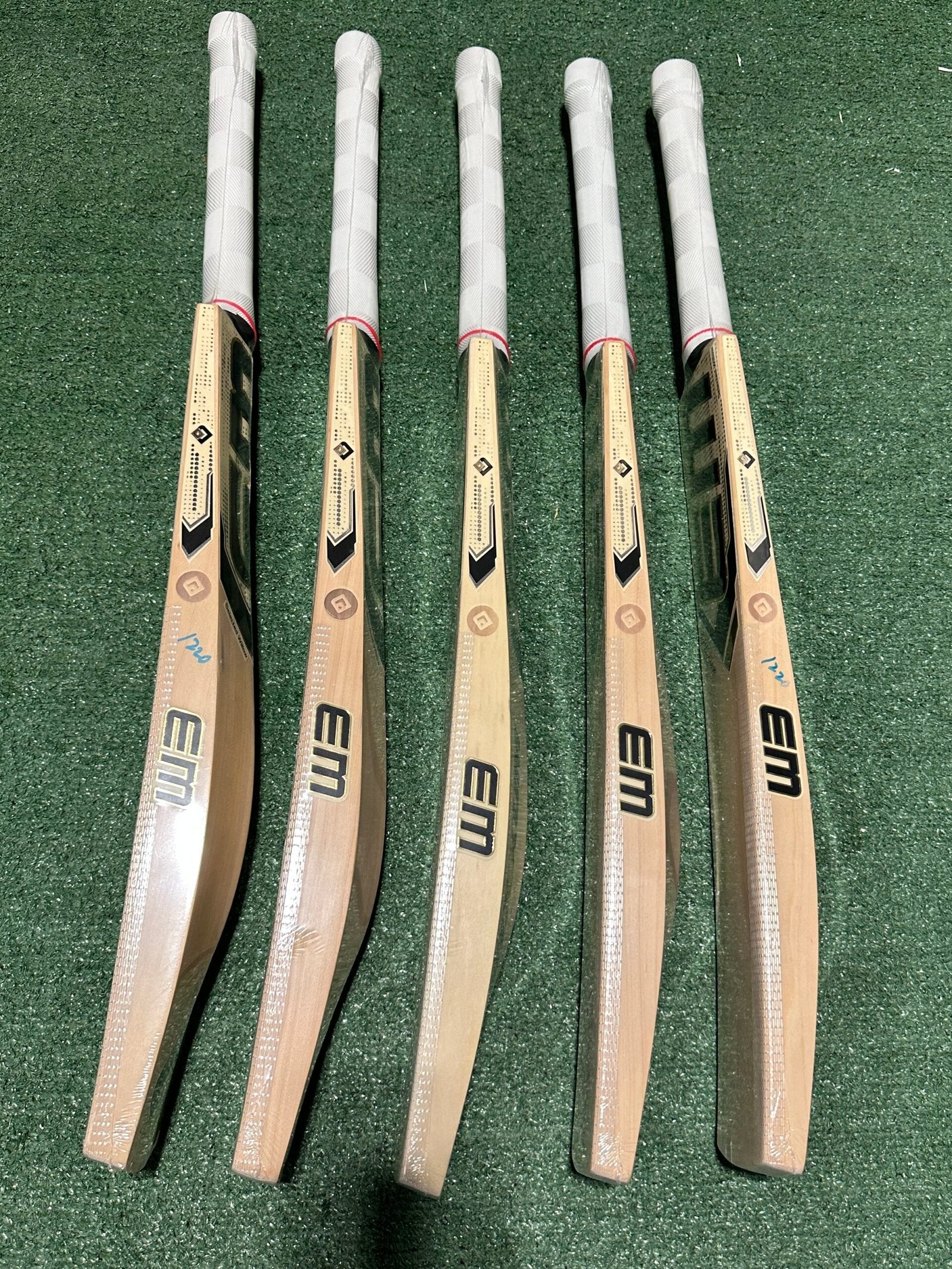 EM Maxxum MS Dhoni Player Edition Bat