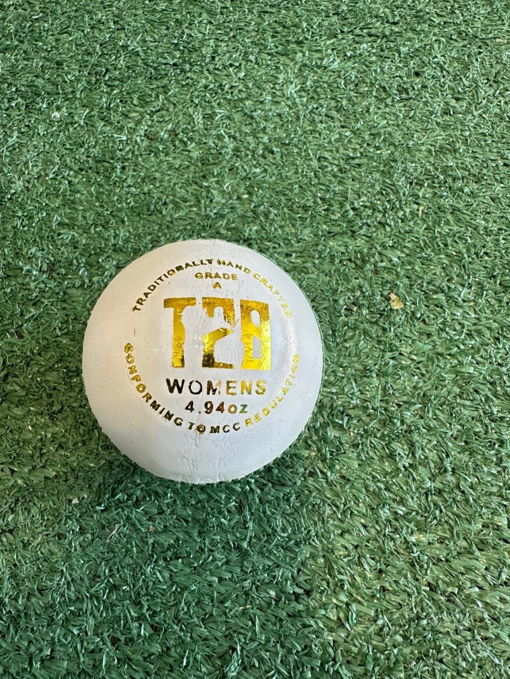 Women, Youth T20 white cricket balls.